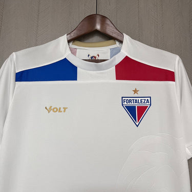Camisa Fortaleza II 2025 Branca com detalhes